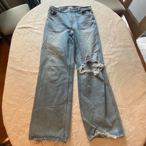 Abercrombie & Fitch The 90's Straight Ultra High Rise distressed 16972 - Picture 3 of 15